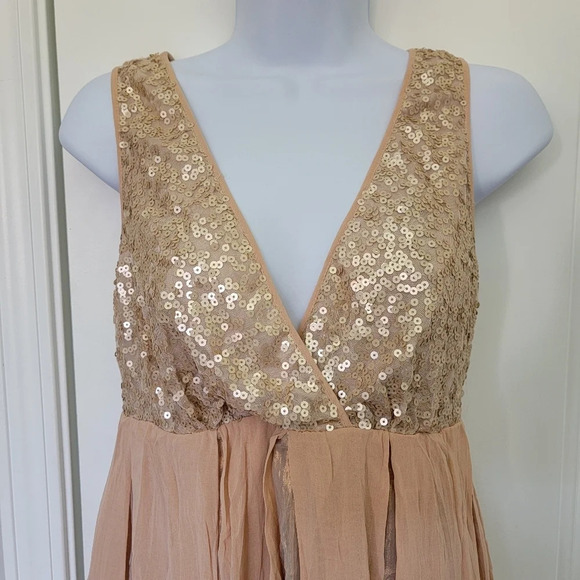 NWT Kut From The Kloth Sequin Iridescent Crinkle Cocktail Dress Blush Size S - Picture 2 of 13